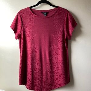 Cute little Vera Wang short sleeve top